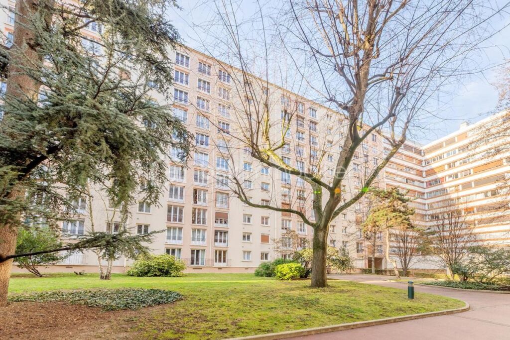 APPARTEMENT RDC TRANSVERSANT – 115 RUE DE REUILLY, PARIS 12E – 2 pièces – 1 chambre – 37 m²