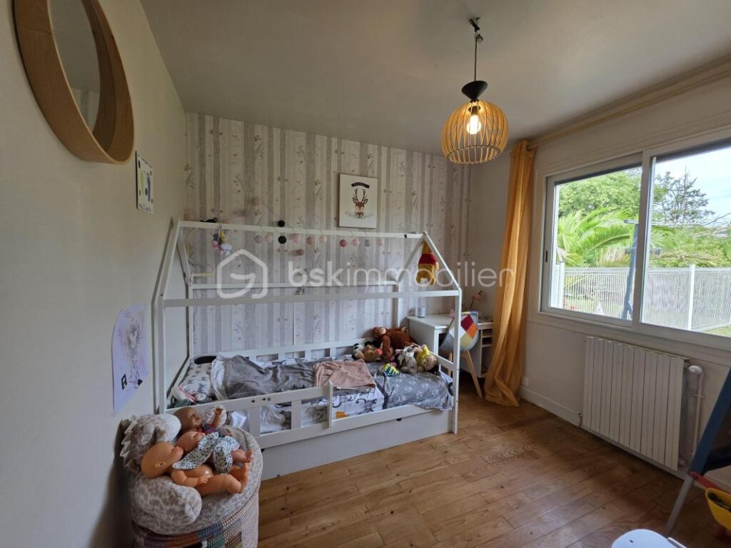 MAISON 128 m²- 4 CHAMBRES- PISCINE- POOL HOUSE- GARAGE – 5 pièces – 4 chambres – 128 m²