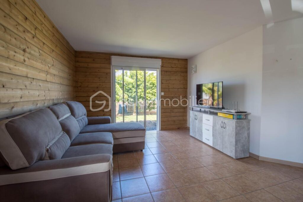 Villa F5 avec Vue Mer, Piscine et Gîte Indépendant – Saint-Joseph (97480) – 7 pièces – 5 chambres – 210 m²