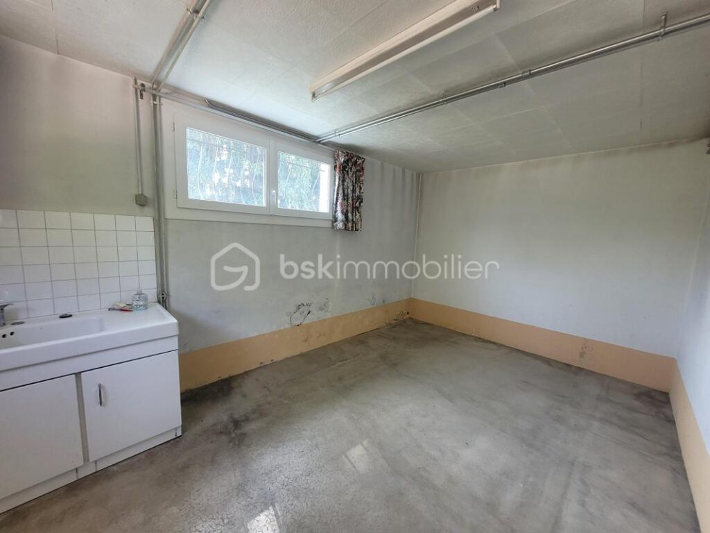 Coublevie Maison Individuelle avec 2300 m² de terrain 420 000 € – 6 pièces – 4 chambres – 230 m²