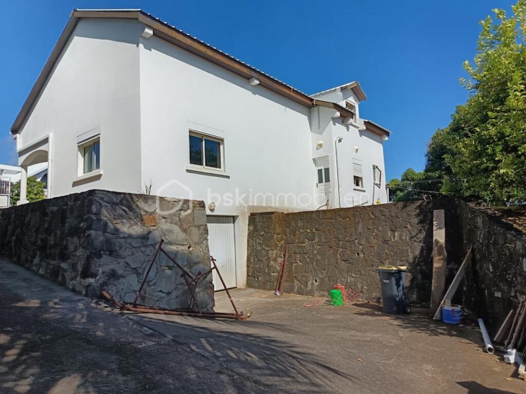 Villa F4/5 de 118m² secteur la Bretagne – 5 pièces – 3 chambres – 118 m²