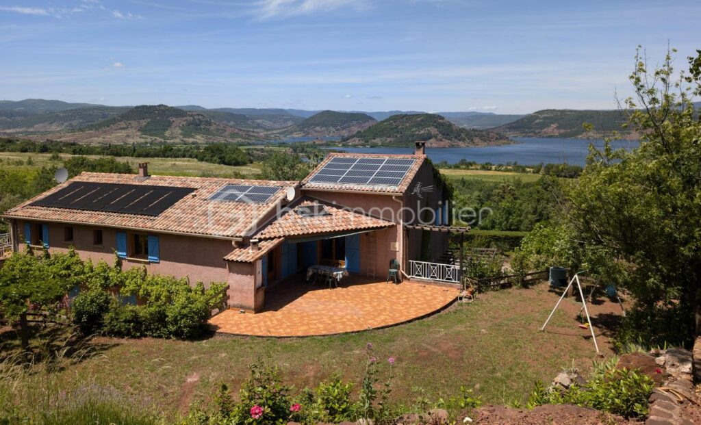 VILLA de 257 M² A LIAUSSON 34800 – 11 pièces – 8 chambres – 257 m²