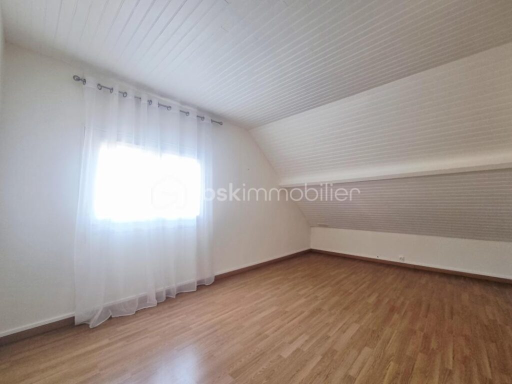 MAISON SUR SOUS-SOL TOTAL_4 CHAMBRES_ JARDIN ! – 5 pièces – 4 chambres – 130 m²