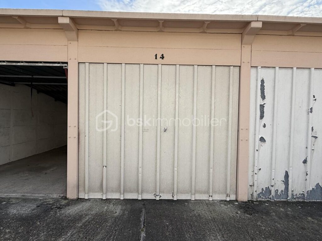 Appartement loué – Investissement locatif sécurisé – Proche université et centre-ville – Avec garage + cave – 2 pièces – 1 chambre – 36 m²