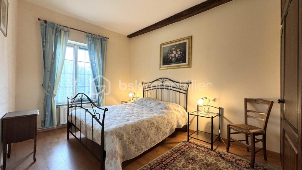 À vendre : Grande maison de ville à Germigny-l’Évêque 210m2 – 7 pièces – 5 chambres – 210 m²