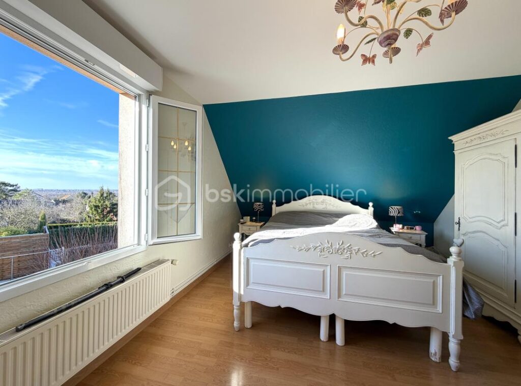 À vendre – Maison d’architecte indépendante à Fublaines (2005) – 8 pièces – 5 chambres – 205 m²