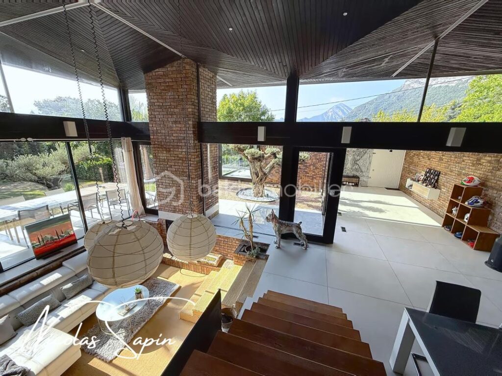 Maison d’architecte de 188m2 avec piscine – 6 pièces – 4 chambres – 188 m²