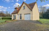 Maison familiale à 5 minutes de Pont-l’Évêque – Grand terrain de 3 900 m² et belle vue – 4 pièces – 3 chambres – 104 m²