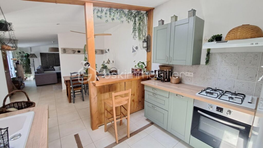 Ensemble immobilier de 2 maisons rénovées – 8 pièces – 4 chambres – 175 m²