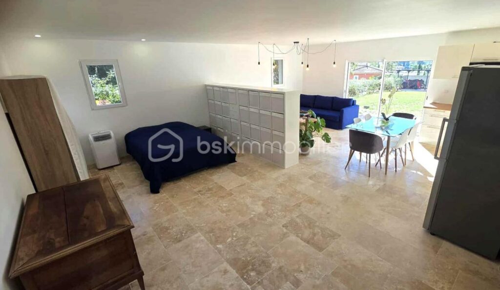 A Lorgues (Var) – MAISON TRADITIONNELLE avec loft indépendant, piscine balinaise & prestations haut de gamme! – 6 pièces – 4 chambres – 150 m²