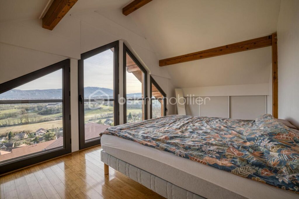 Magnifique villa contemporaine / Vue panoramique – 6 pièces – 3 chambres – 212 m²