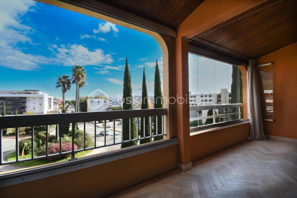 A la vente T3 entièrement rénové au 3ème et dernier étage! – 3 pièces – 2 chambres – 52 m²