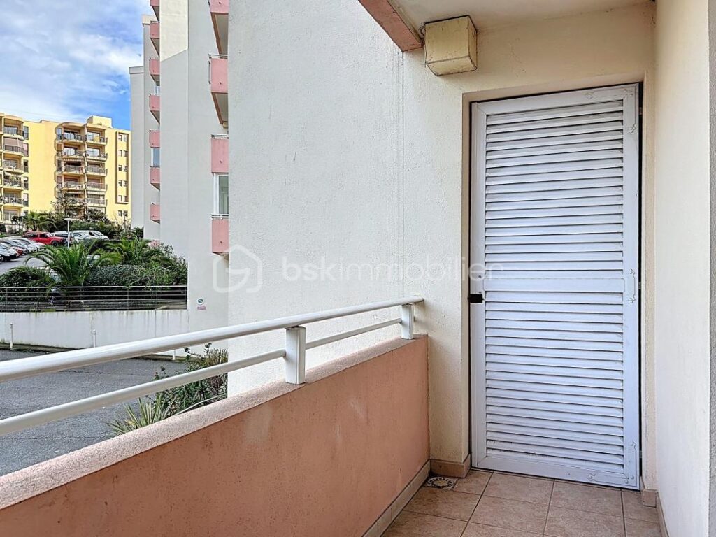 AJACCIO – ENTREE DE VILLE T3 82 M2 – 3 pièces – 2 chambres – 81 m²
