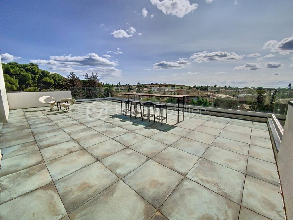 PERLE RARE AU MONT SAINT-LOUP – 5 pièces – 3 chambres – 190 m²