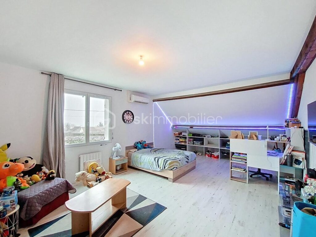 Maison familiale rénovée – 174 m² – Donnemarie-Dontilly – 6 pièces – 5 chambres – 174 m²