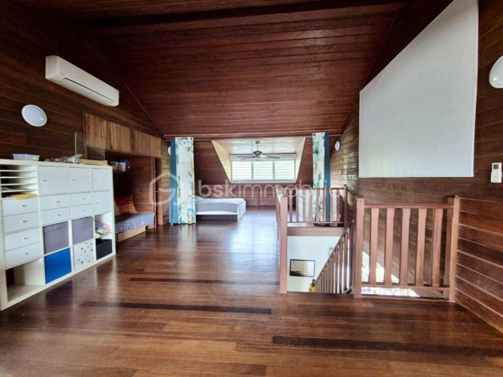 Superbe villa T4 de 200m2 à Matoury – 4 pièces – 3 chambres – 200 m²