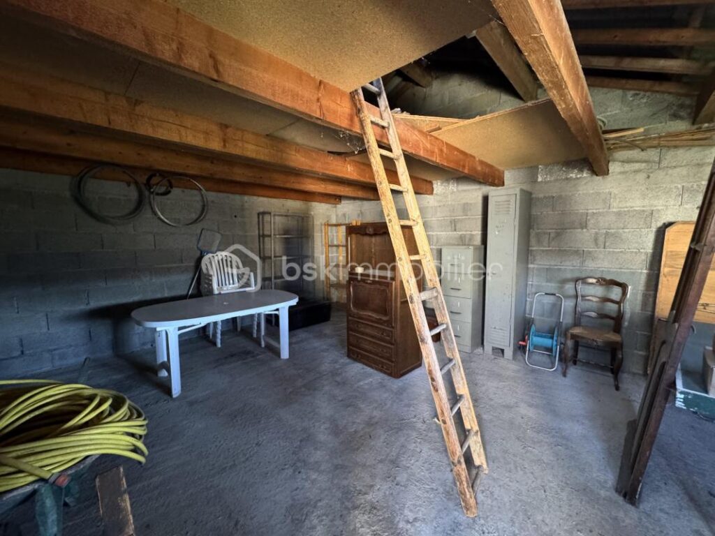 🏡 Saint-Nicolas-de-Macherin – Maison 7 pièces – 152 m² de tranquillité et de potentiel! – 6 pièces – 6 chambres – 152 m²