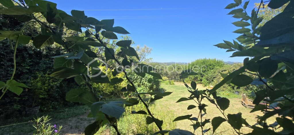 Villa d’Architecte, de 2003, 1 ECRIN DE SERENITE :178 m² – 5 Chambres – Piscine et terrain de 1425 M² ! – 7 pièces – 5 chambres – 178 m²