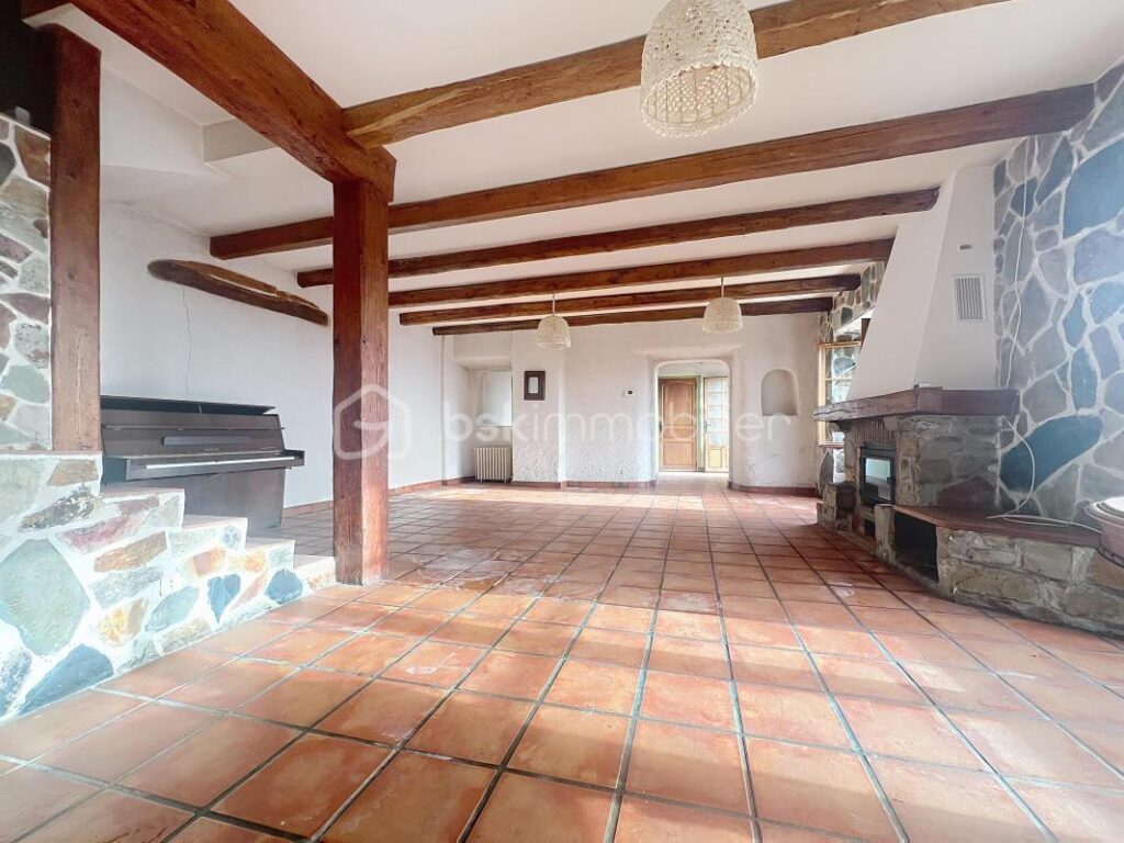 ***MAISON COUP DE COEUR A SAINT ISMIER A LA TOUR D ARCE A RENOVER*** – 4 pièces – 3 chambres – 126 m²