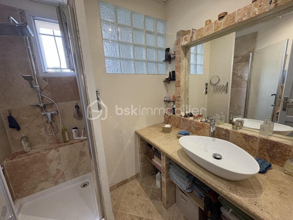 Maison quartier résidentiel 4 chambres, piscine – 5 pièces – 4 chambres – 110 m²