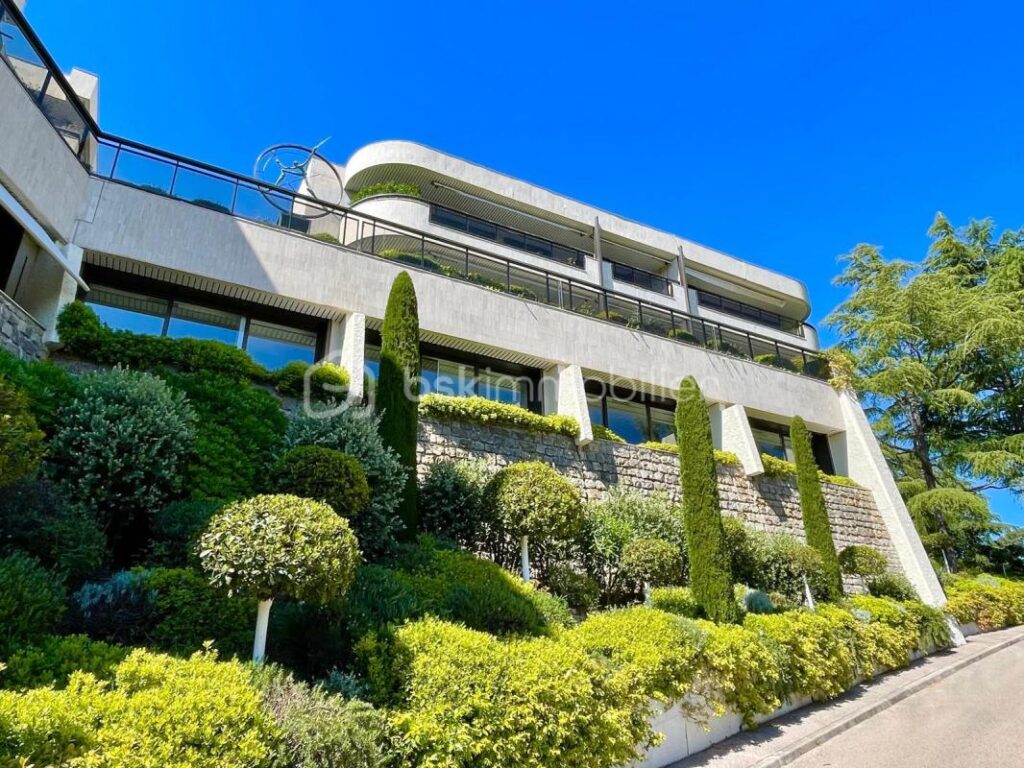 SOUS OFFRE- CO- EXCLUSIVITE – CANNES – CROIX DES GARDES – 132 M² – 4 PIECES – VUE MER – CALME – PISCINE – PARKING – 4 pièces – 3 chambres – 132 m²