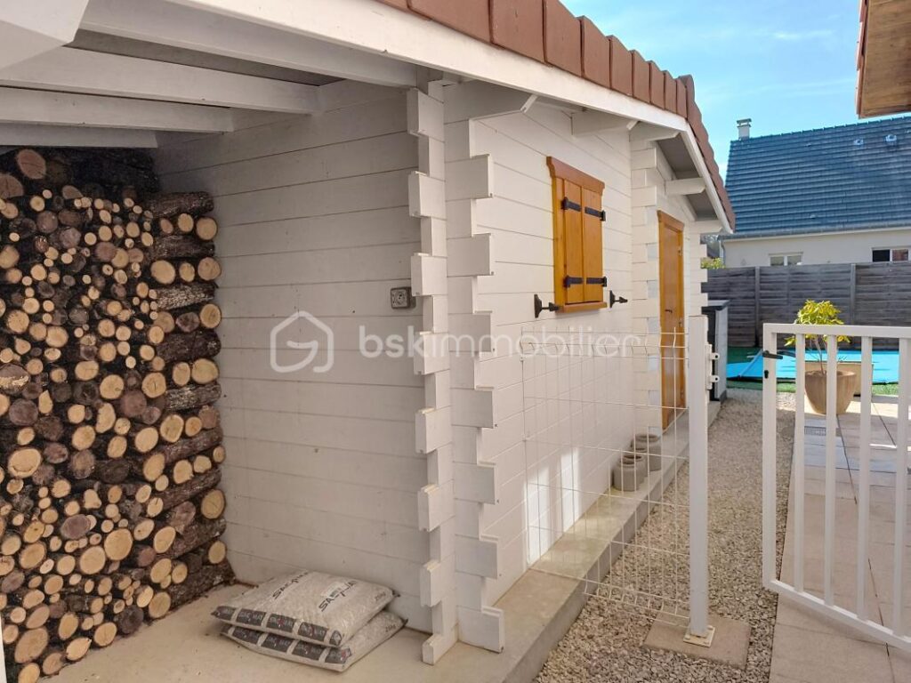 BELLE MAISON AVEC PISCINE PROCHE DE DIJON – 4 pièces – 3 chambres – 110 m²