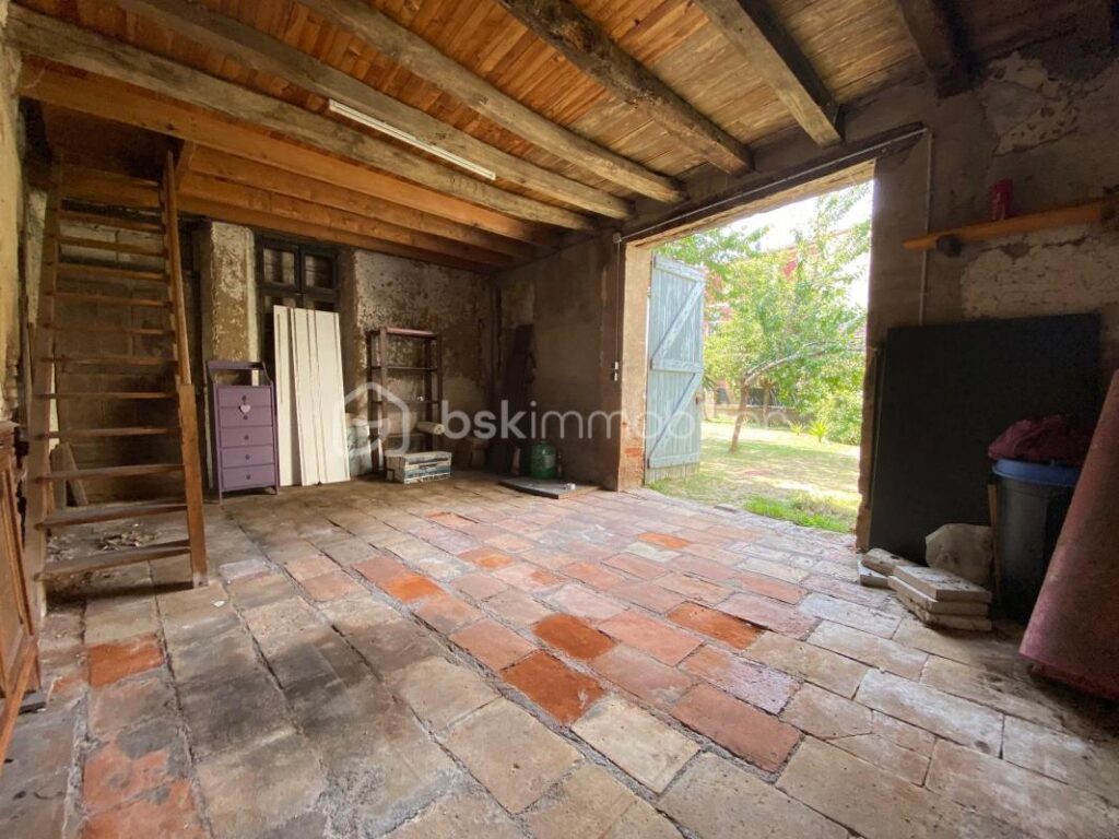 Maison de charme au cœur du village de Nègrepelisse – 5 pièces – 3 chambres – 165 m²