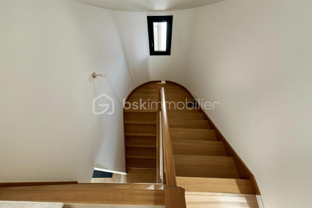 BELLE MAISON FAMILIALE – 7 pièces – 4 chambres – 144 m²