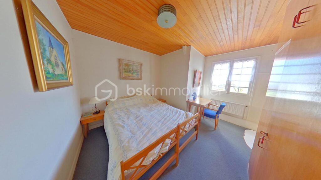 Magnifique propriété de 180 m² sur 1778 m² de terrain – 6 pièces – 4 chambres – 180 m²