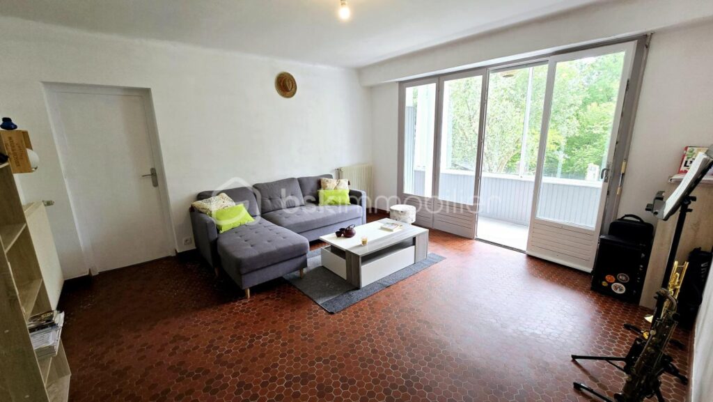 Maison 180 m² possibilité jusqu’à 6 chambres, panneaux photovoltaïques – 8 pièces – 5 chambres – 180 m²