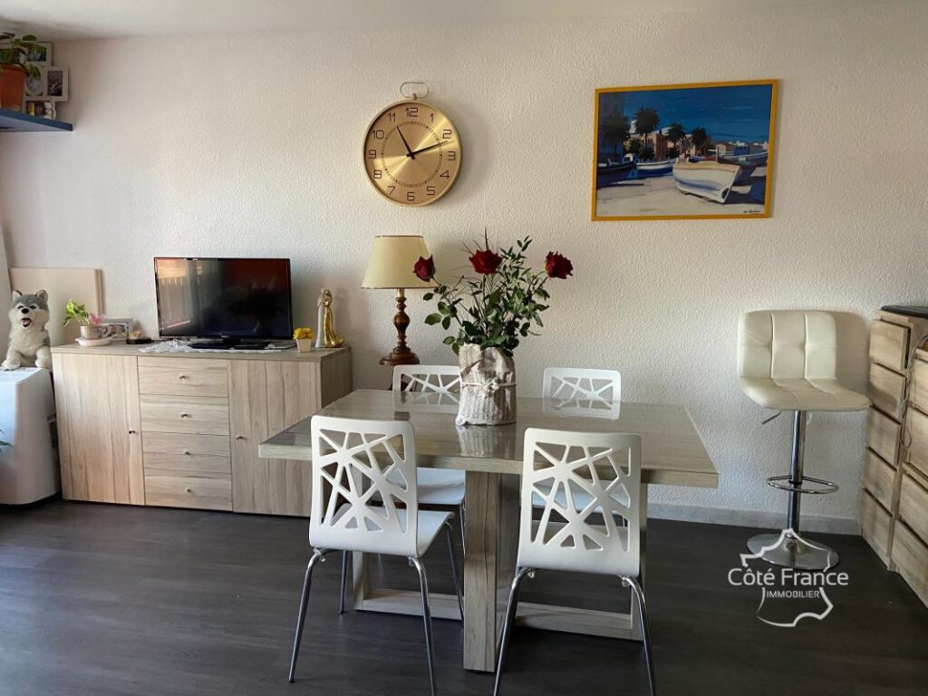 Appartement T2, Vue Port avec Place de Parking – 2 pièces – 1 chambre – 43 m²