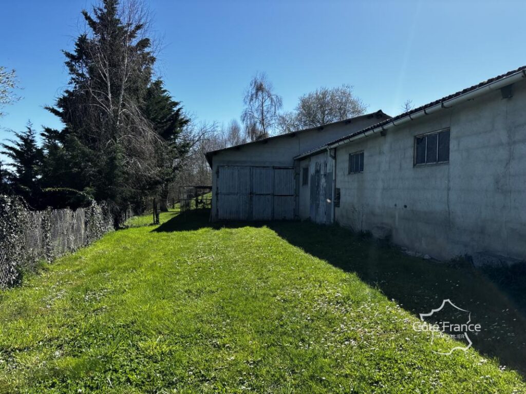 Corps de ferme avec maison d’habitation et appartement, gran – 6 pièces – 4 chambres – 130 m²