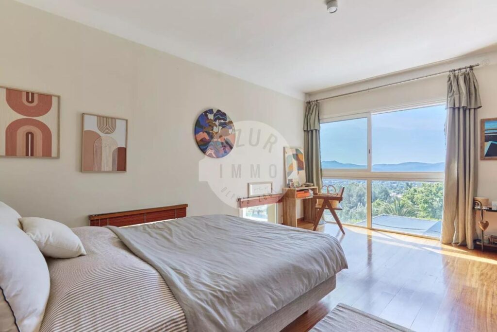 Villa d’exception Domaine privé Lascours – 6 pièces – 4 chambres – 350 m²