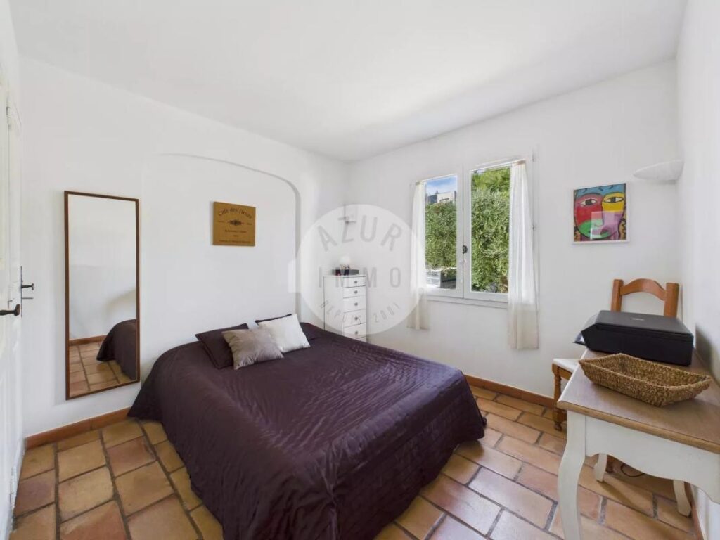 Maison de plain pied sur Roquevaire de 96m² sur 900m² de terrain avec piscine – 5 pièces – 3 chambres – 96 m²