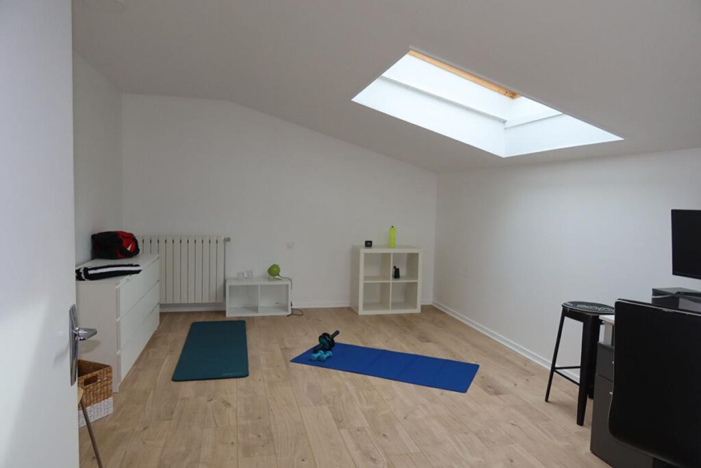 Maison 9 pièce(s) 300 m2 – 9 pièces – 6 chambres – 300 m²