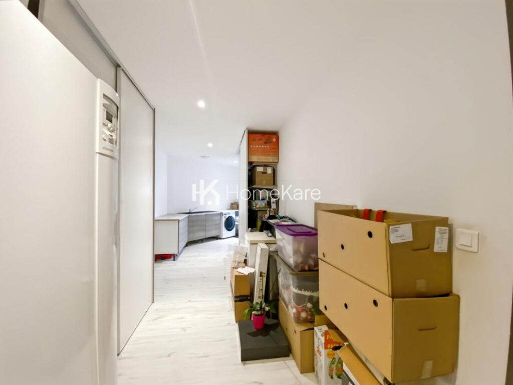 VILLA AVEC VUE, PISCINE, DEPENDANCE ET GRAND GARAGE – 8 pièces – 6 chambres – 275 m²