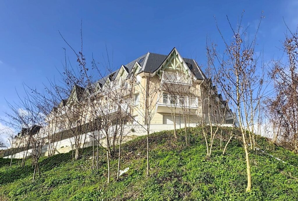 Appartement 4 pièces avec vue dégagée – 4 pièces – 3 chambres – 81 m²