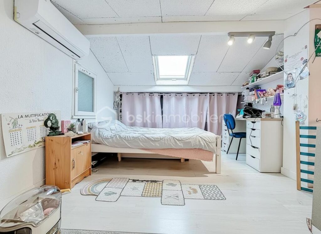 Villa T5 – 106 m² – Vue exceptionnelle sur les étangs – Appartement indépendant – DPE B – 5 pièces – 4 chambres – 106 m²