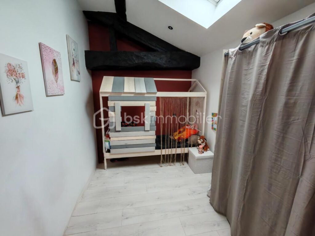 CHARME & AUTHENTICITÉ AU CŒUR DE LA CAMPAGNE BRESSANE – 8 pièces – 4 chambres – 171 m²