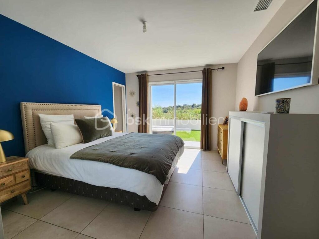 Superbe villa de plain-pied sans vis-à-vis avec quatre chambres – 6 pièces – 4 chambres – 145 m²