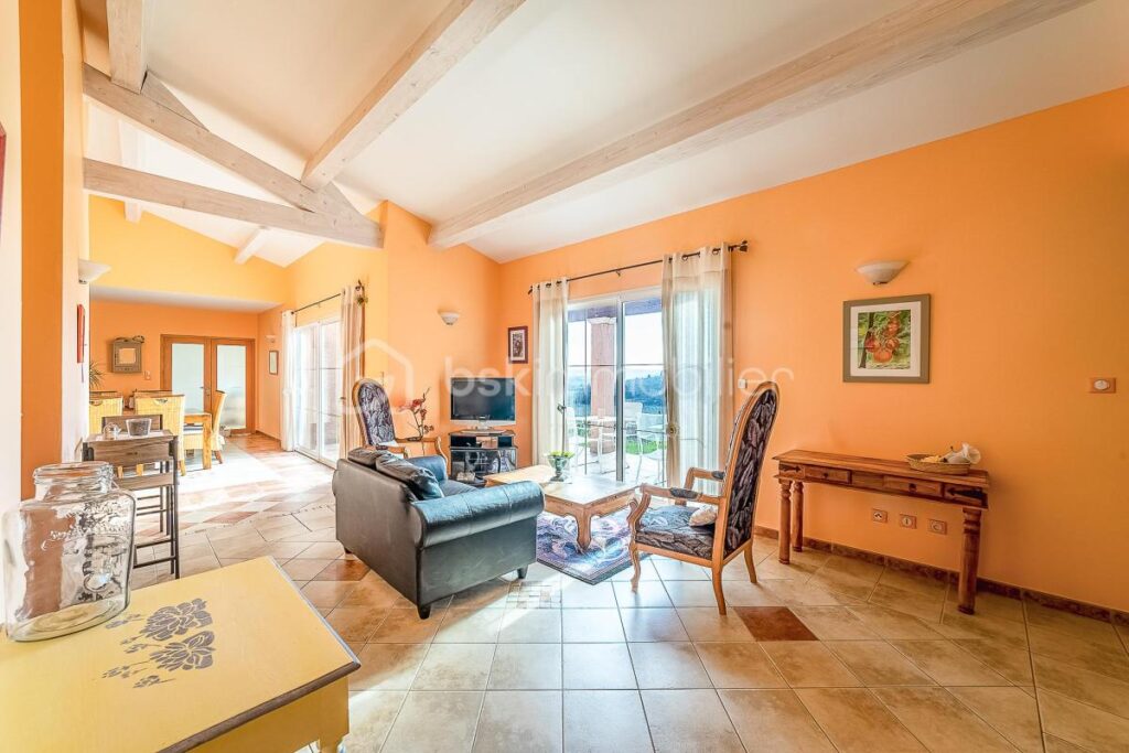 Domaine d’architecte 490 m² – 3 logements indépendants – Piscine à débordement – Vue panoramique – DPE A – Saint-Jean-de-la-Blaquière (34700) – 40 min Montpellier – 16 pièces – 12 chambres – 490 m²