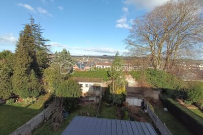 Maison de ville familiale classée C au DPE – 6 pièces – 4 chambres – 97 m²