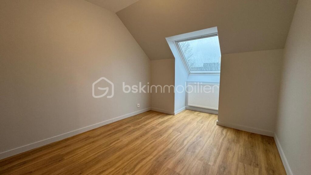 Très bel appartement T4 – 90 m² – Entièrement refait à neuf – Parking privé – PACÉ – 4 pièces – 3 chambres – 90 m²