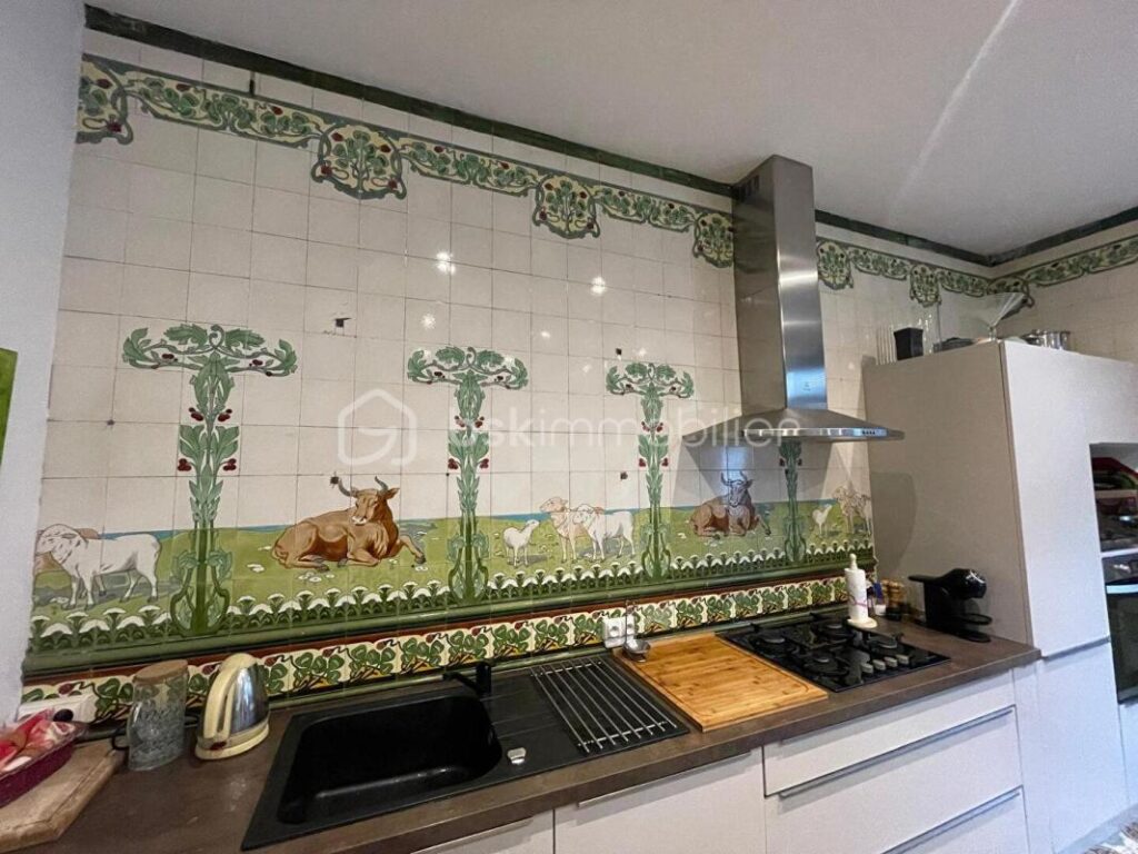 Superbe maison de ville à saintes en pierre de taille proche de la gare et de toutes les commodités – 6 pièces – 3 chambres – 179 m²