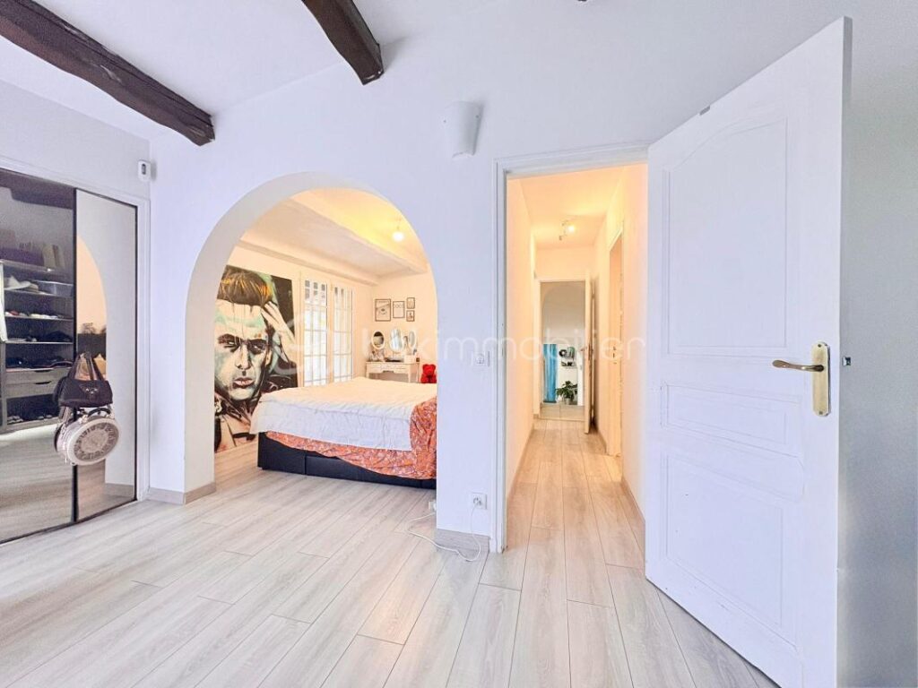 La Gaude – Villa de caractère avec piscine, studio indépendant et DPE A, au calme absolu – 5 pièces – 4 chambres – 175 m²