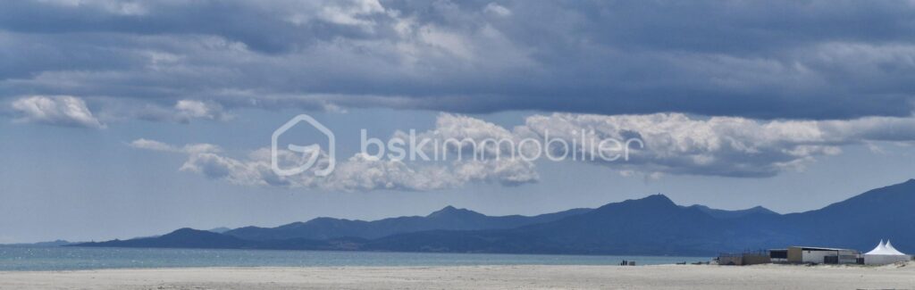 Ensemble Garage et Appartement T2 rénové à 400 m de la mer – 2 pièces – 1 chambre – 29 m²