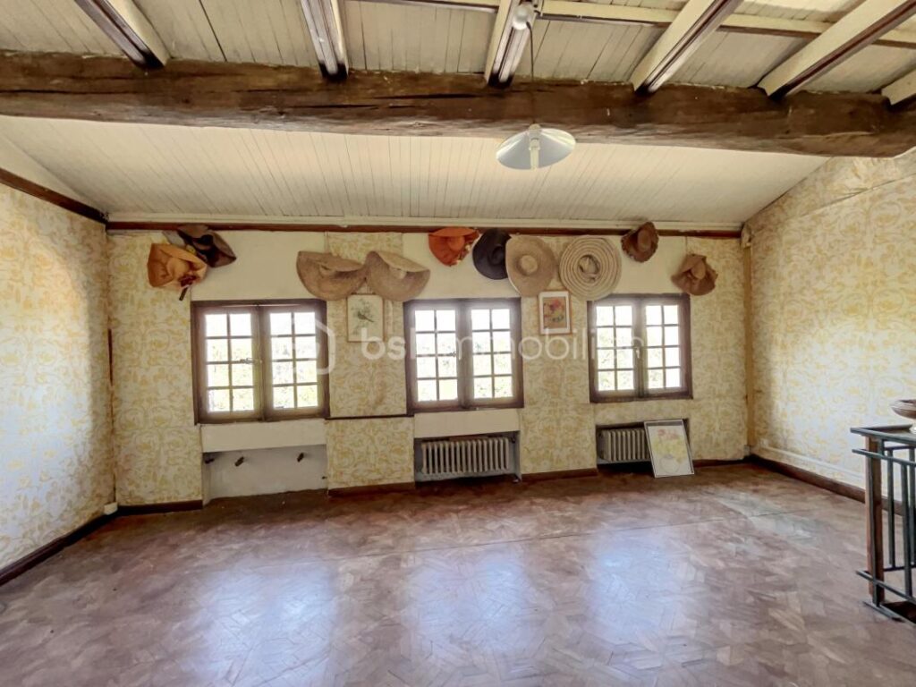 Maison de caractère avec vue panoramique – Ménerbes, Luberon – 9 pièces – 4 chambres – 155 m²