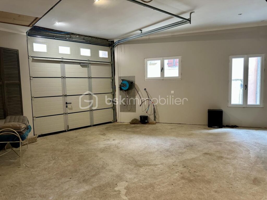 Coup de cœur assuré : maison de caractère avec terrasse panoramique et volumes atypiques – 4 pièces – 3 chambres – 87 m²