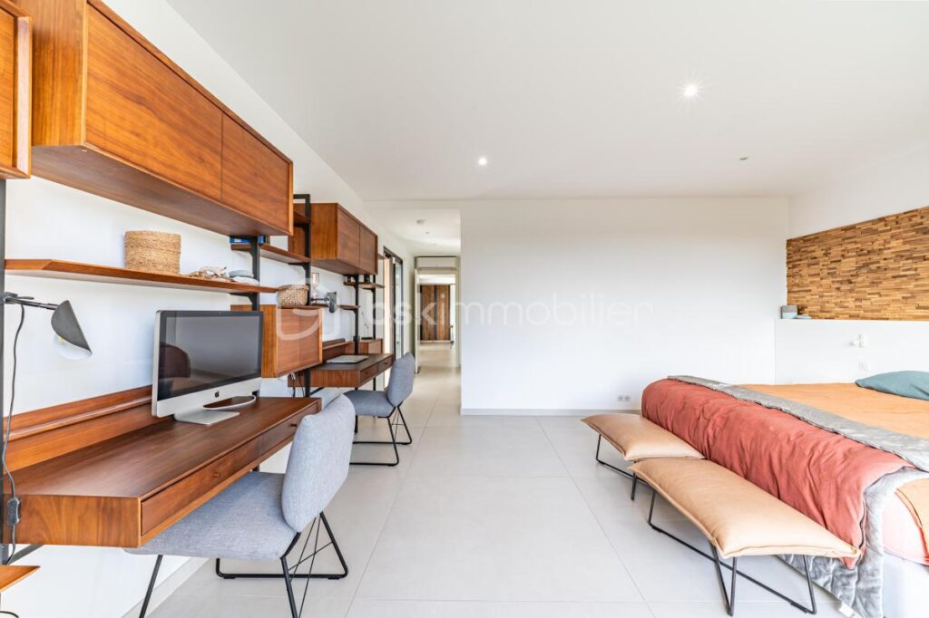 Magnifique T4 type Villa sur le toit / Vue mer / Terrasse + solarium 150 m² – 4 pièces – 3 chambres – 143 m²