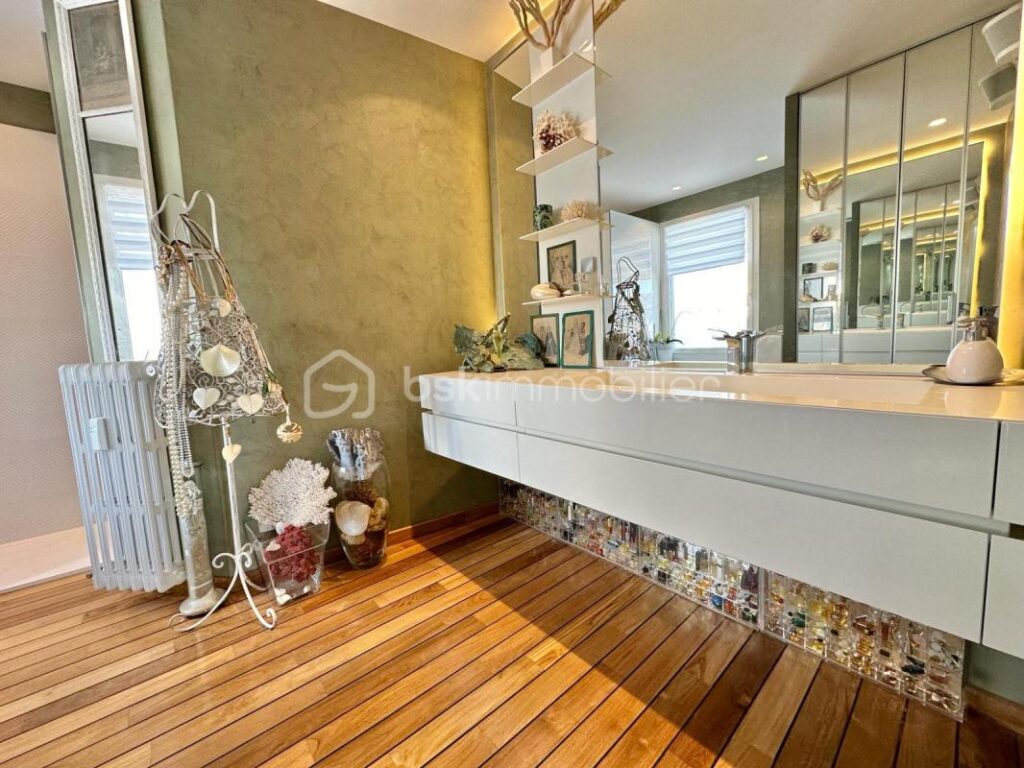 BAS CIMIEZ- LUXUEUX TOIT TERRASSE AVEC VUE PANORAMIQUE – STUDETTE – GARAGE ET CAVE – 3 pièces – 2 chambres – 92 m²